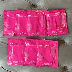 ModelCo Self-Tanning Glove